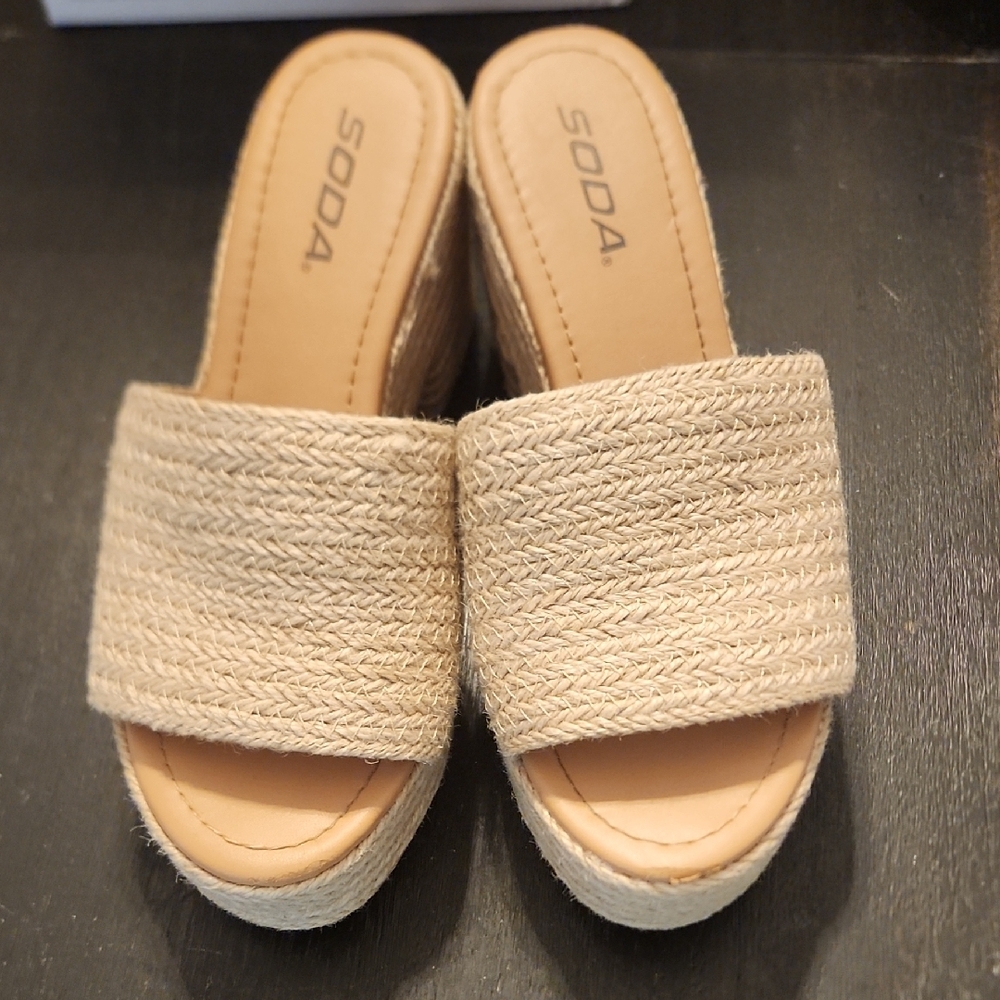 Soda Women's Beige Woven Platform Mules